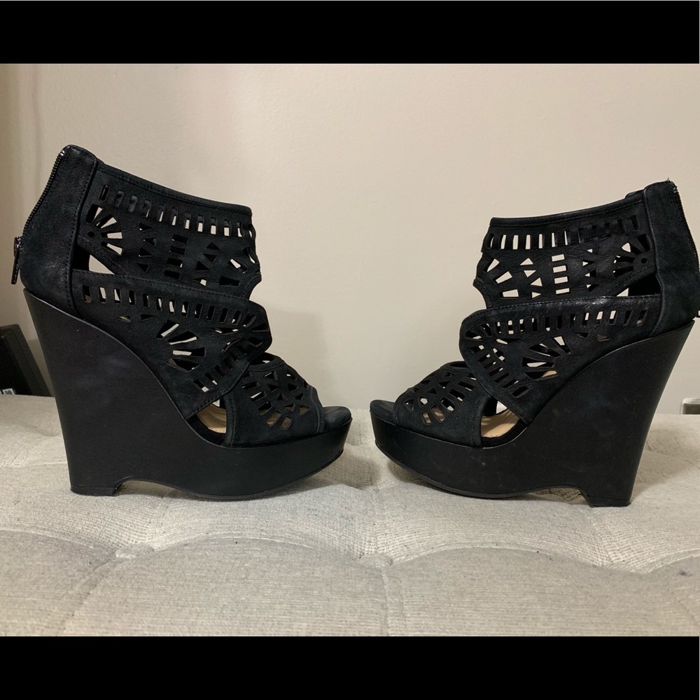 Gianni Bini black wedges size 5